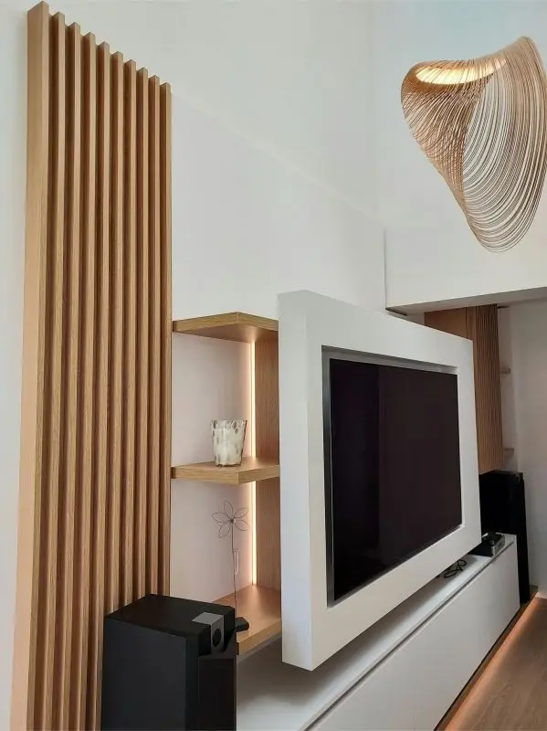 Panneautage tv niches chene — Transformation d’une maison à La Chapelle des Fougeretz