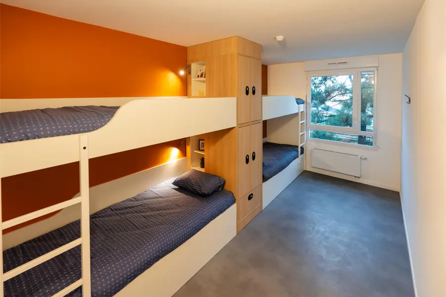 Lits superposes sur mesure protection murale separation tete de lit superpose applique liseuse murale oxf — Le Spot — Flot onirique, Nantes — Nolwenn Kevell, architecte d’intérieur — vue 24